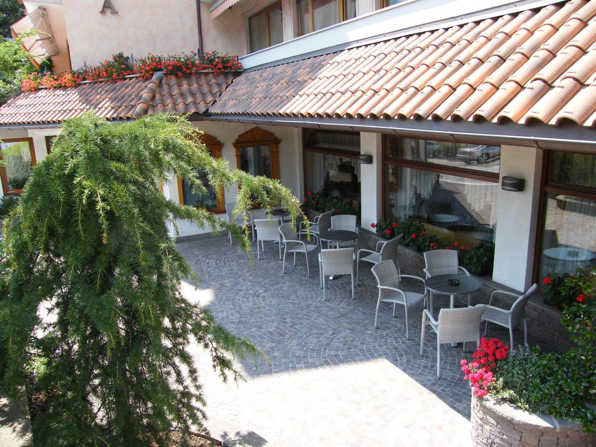 Hotel Panorama Molveno Exterior photo