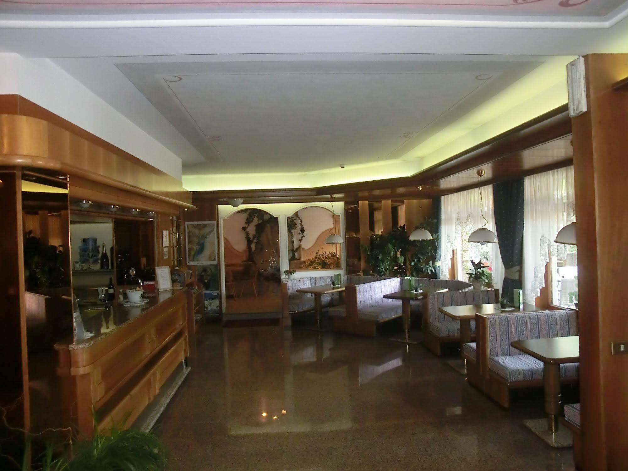 Hotel Panorama Molveno Exterior photo